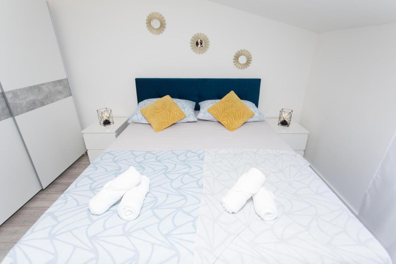 Apartment Gold Подстрана Экстерьер фото