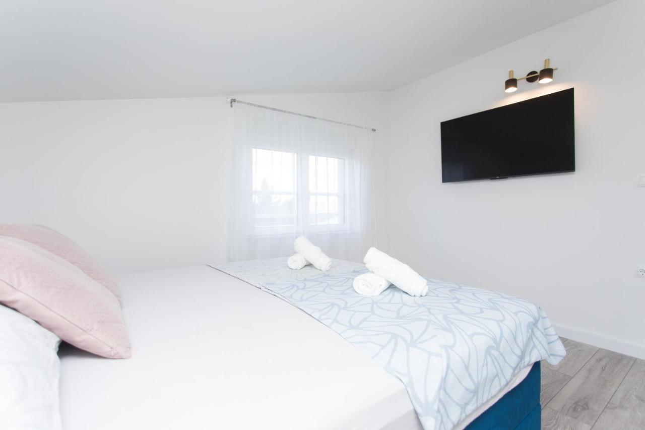 Apartment Gold Подстрана Экстерьер фото
