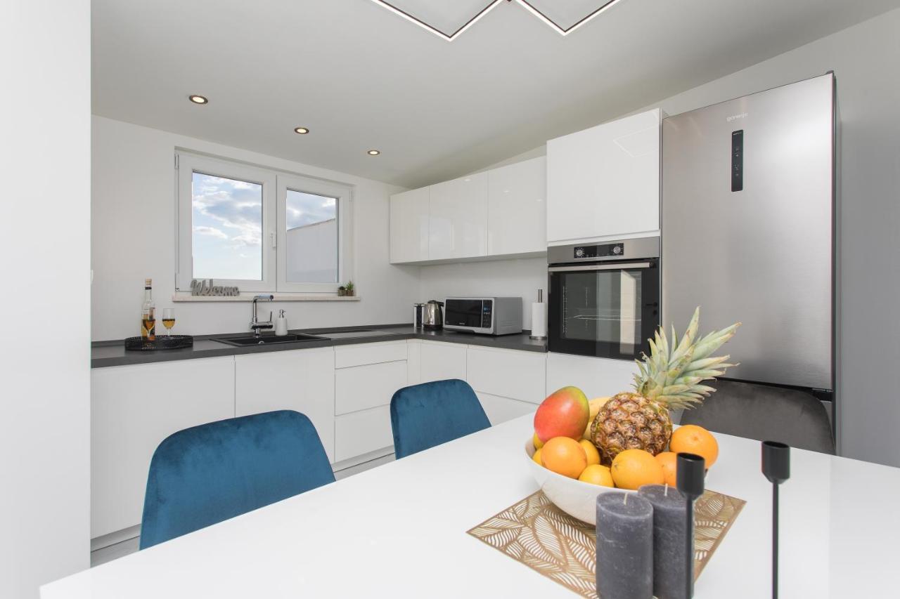 Apartment Gold Подстрана Экстерьер фото