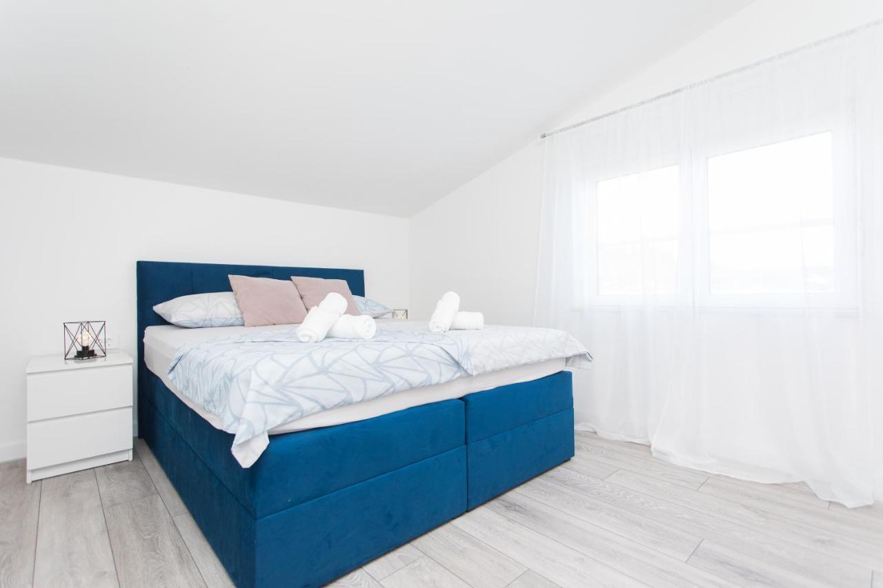 Apartment Gold Подстрана Экстерьер фото