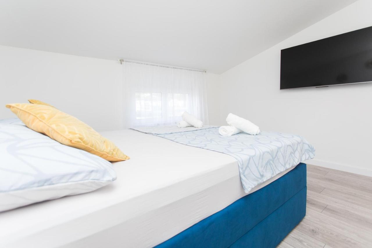Apartment Gold Подстрана Экстерьер фото